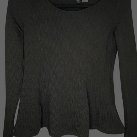 DIVIDED BABYDOLL Black Long Sleeve Top Subtle Chevron Peplum Scoop Neckline - Picture 4 of 9